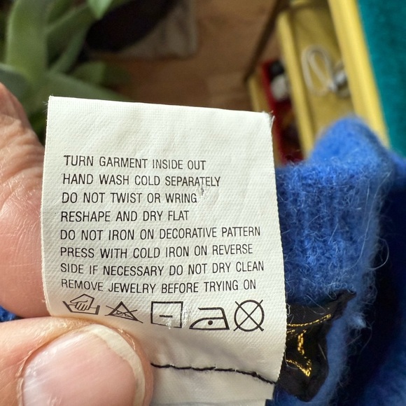 VTG Maple Sweater, Real Fur Tails, Bedazzled Scene, Angora/Lambswool/Nylon *Flaw - Picture 8 of 8